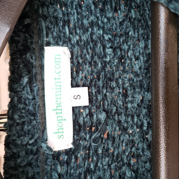 Over-the-hips Sweater - Picture 3 of 4